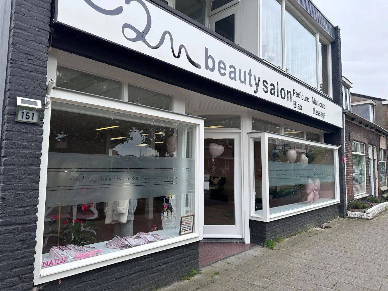 2M Beauty Salon storefront at Zandstraat 151, Veenendaal